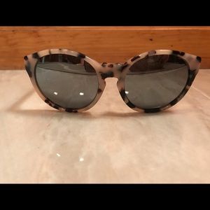 3/25✨ AQS Sunglasses